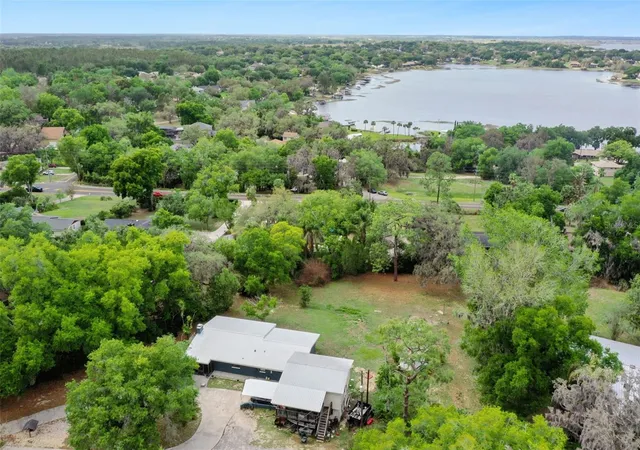 40th image of 10426 Lakeshore Dr, Clermont, FL 34711 | MLS# G5110478