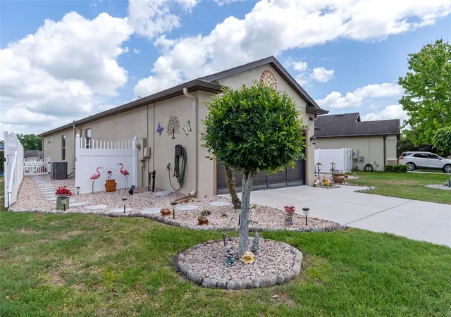 Photo 2 of Single family home for sale at 2058 Trillium Blvd, Brooksville, FL 34604 | MLS# TB8493313 | Listing updated on 2026-04-23