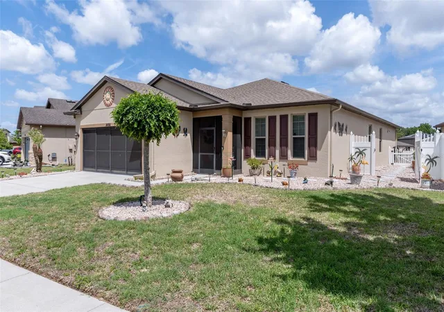 Photo 3 of Single family home for sale at 2058 Trillium Blvd, Brooksville, FL 34604 | MLS# TB8493313 | Listing updated on 2026-04-23