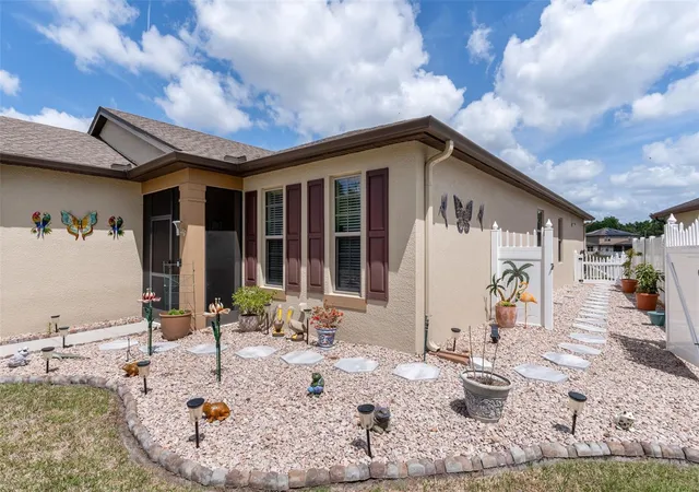 Photo 3 of Single family home for sale at 2058 Trillium Blvd, Brooksville, FL 34604 | MLS# TB8493313 | Listing updated on 2026-04-23