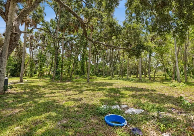 Photo 4 of Single family home for sale at 6440 Richardson Rd, Sarasota, FL 34240 | MLS# A4688592 | Listing updated on 2026-08-29