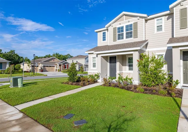 Photo 2 of Townhouse for sale at 1528 Erin Breeze Ln, Kissimmee, FL 34744 | MLS# S5147056 | Listing updated on 2026-09-01