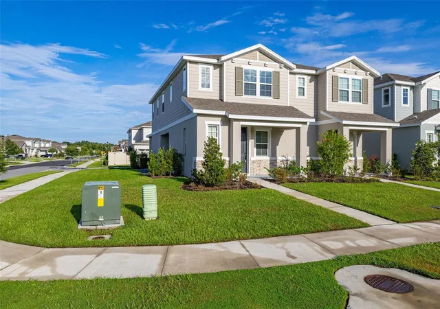 Photo 3 of Townhouse for sale at 1528 Erin Breeze Ln, Kissimmee, FL 34744 | MLS# S5147056 | Listing updated on 2026-09-01