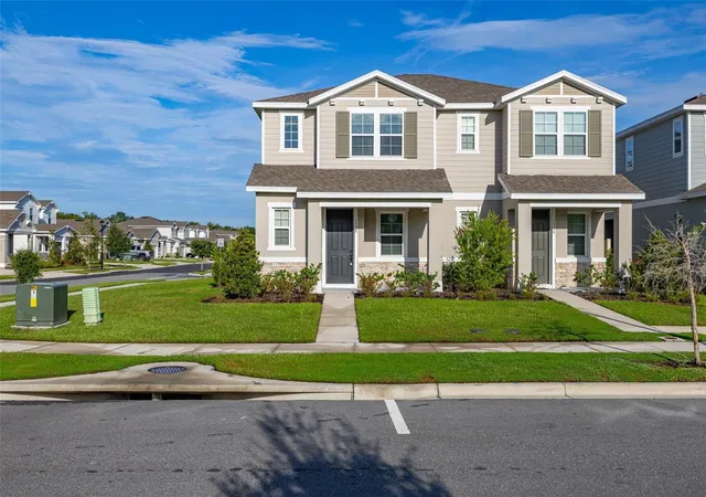 Photo 3 of Townhouse for sale at 1528 Erin Breeze Ln, Kissimmee, FL 34744 | MLS# S5147056 | Listing updated on 2026-09-01