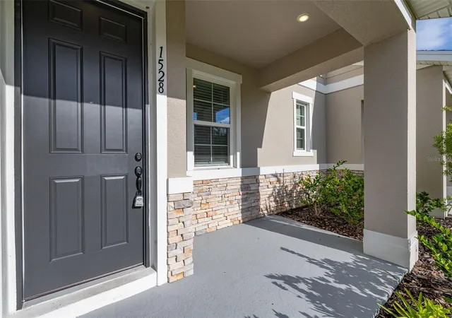 Photo 4 of Townhouse for sale at 1528 Erin Breeze Ln, Kissimmee, FL 34744 | MLS# S5147056 | Listing updated on 2026-09-01