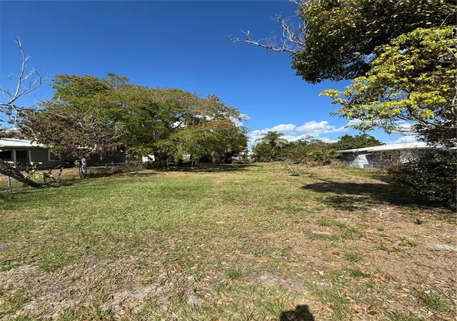 2nd image of 831 4th St, Winter Haven, FL 33881 | MLS# L4960795