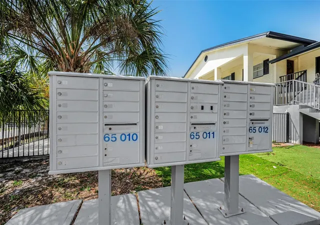 2nd image of 2 N Fernwood Ave, CLEARWATER, FL 33765