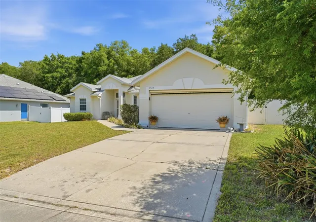 3rd image of 2503 Gables Dr, Eustis, FL 32726 | MLS# G5110487