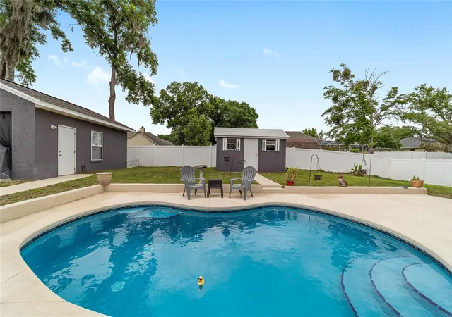 Photo 3 of Single family home for sale at 4807 Se 14th Street, Ocala, FL 34471 | MLS# OM722044 | Listing updated on 2026-08-31