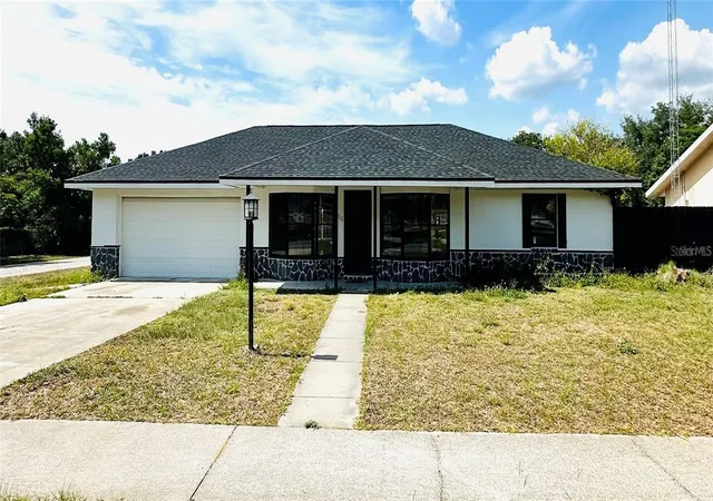 Photo 1 of Single family home for sale at 211 Marion Oaks Ln, Ocala, FL 34473 | MLS# O6395858 | Listing updated on 2026-09-28