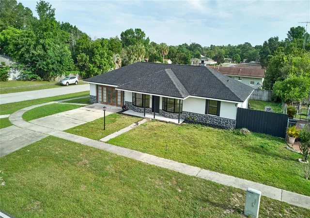 Photo 2 of Single family home for sale at 211 Marion Oaks Ln, Ocala, FL 34473 | MLS# O6395858 | Listing updated on 2026-09-28