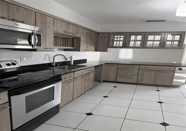 Photo 29 of Single family home for sale at 2911 Pafko Dr, SARASOTA, FL 34232 | MLS# A4688619 | Listing updated on 2026-10-01