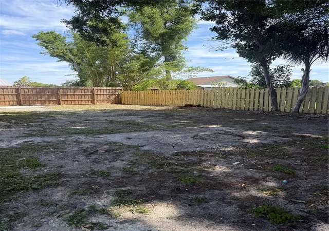 Photo 3 of Single family home for sale at 2911 Pafko Dr, Sarasota, FL 34232 | MLS# A4688619 | Listing updated on 2026-09-12