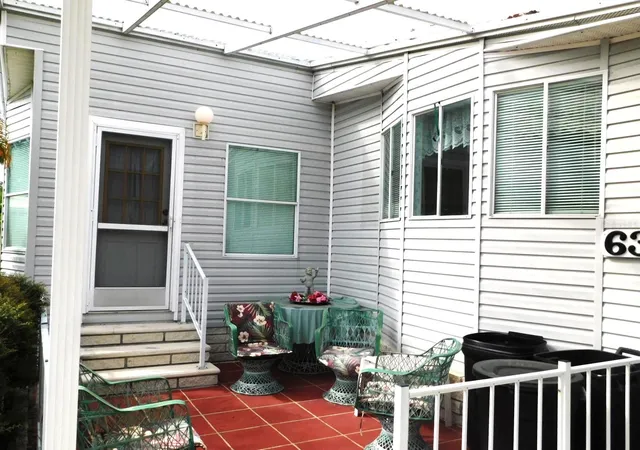 Photo 4 of Manufactured home for sale at 1001 Starkey Rd #639, Largo, FL 33771 | MLS# TB8493450 | Listing updated on 2026-09-22