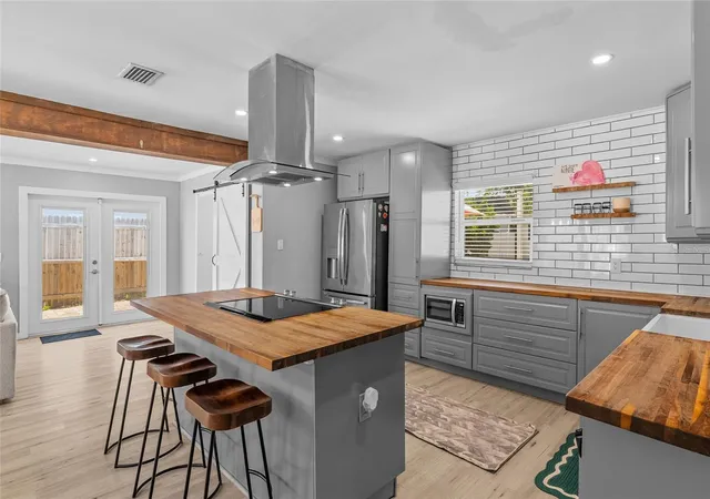 Homes for sale in Tampa, FL | 3412 W Bay Ave, Tampa, FL 33611 | MLS# TB8493457