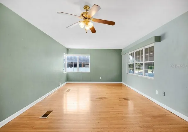 Photo 4 of Single family home for sale at 2501 Bethaway Ave, Orlando, FL 32806 | MLS# O6395874 | Listing updated on 2026-09-19