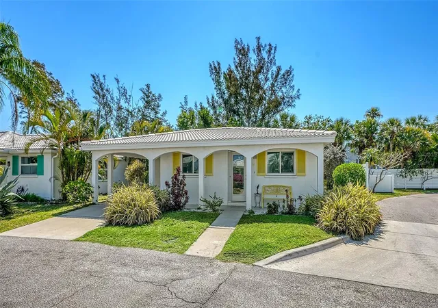 Homes for sale in Longboat Key, FL | 554 Spanish Dr S, Longboat Key, FL 34228 | MLS# A4688632