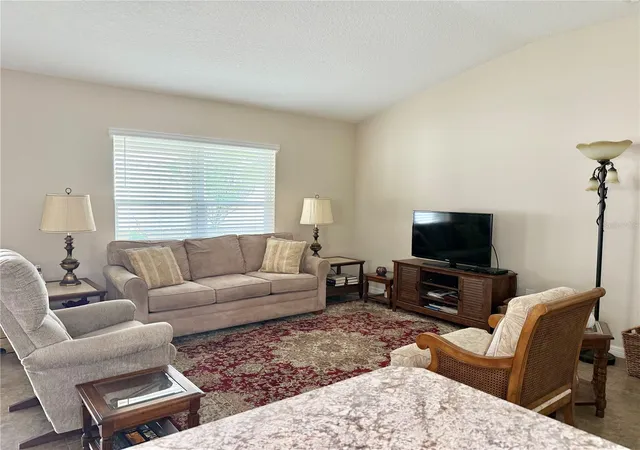 5th image of 9242 Freedom Hill Dr, Seffner, FL 33584 | MLS# TB8493490