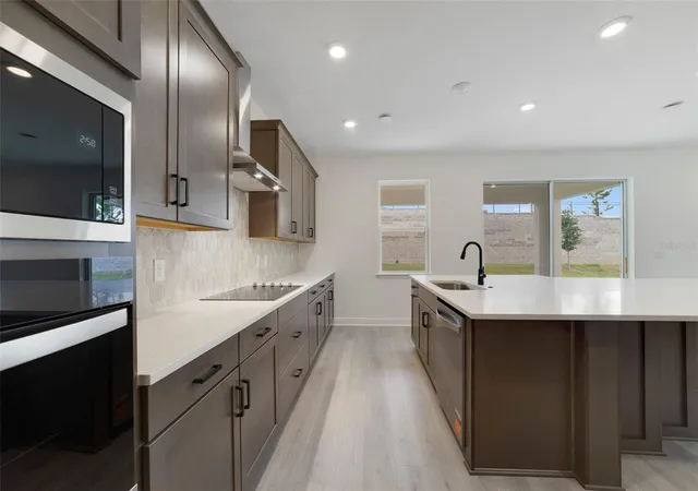 Photo 3 of Single family home for sale at 464 Veneto Cir, Clermont, FL 34715 | MLS# O6395908 | Listing updated on 2026-08-31