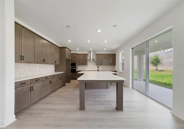 Photo 3 of Single family home for sale at 464 Veneto Cir, Clermont, FL 34715 | MLS# O6395908 | Listing updated on 2026-08-31