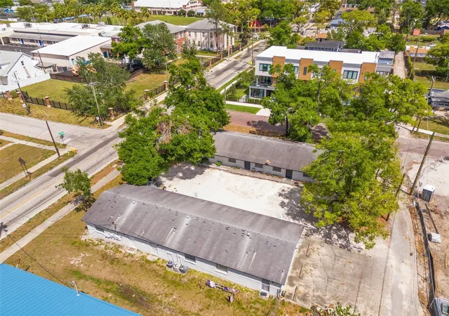 2nd image of 402 W Columbus Dr, Tampa, FL 33602 | MLS# TB8493504