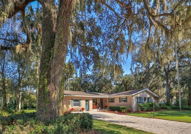 Photo 3 of Single family home for sale at 515 Oliver Dr, New Smyrna Beach, FL 32168 | MLS# NS1087831 | Listing updated on 2026-08-11