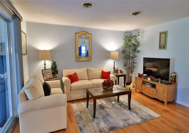 Photo 3 of Single family home for sale at 515 Oliver Dr, New Smyrna Beach, FL 32168 | MLS# NS1087831 | Listing updated on 2026-08-11