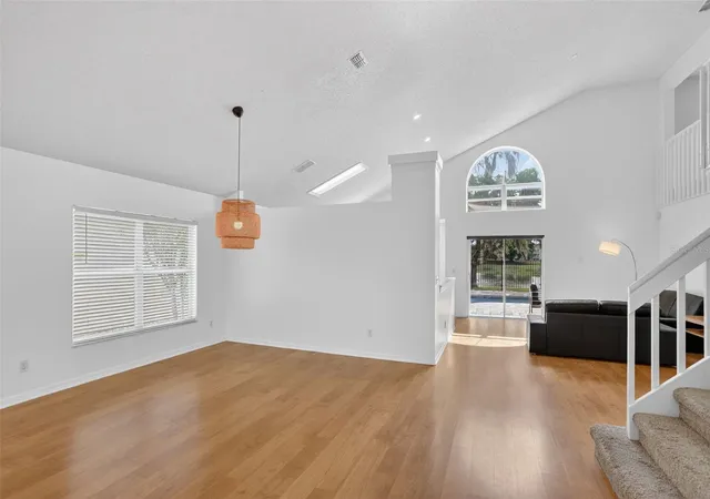 Photo 2 of Single family home for sale at 2809 Runyon Cir, Orlando, FL 32837 | MLS# R4910993 | Listing updated on 2026-09-23