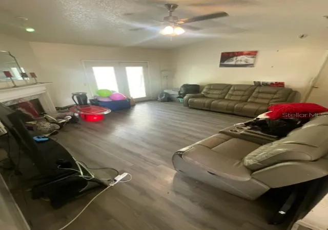 Photo 3 of Sale Pending at 11350 Is Shore Dr W, Jacksonville, FL 32218 | MLS# TB8493519 | Listing updated on 2026-07-07