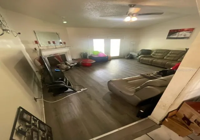 Photo 3 of Sale Pending at 11350 Is Shore Dr W, Jacksonville, FL 32218 | MLS# TB8493519 | Listing updated on 2026-07-07