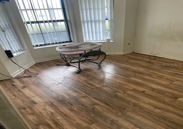 Photo 4 of Sale Pending at 11350 Is Shore Dr W, Jacksonville, FL 32218 | MLS# TB8493519 | Listing updated on 2026-07-07