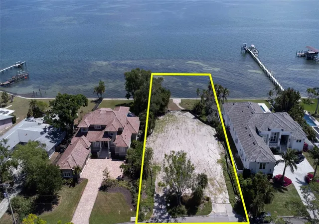 Photo 3 of Land for sale at 5926 Bahama Shrs Dr S, Saint Petersburg, FL 33705 | MLS# TB8493525 | Listing updated on 2026-04-04