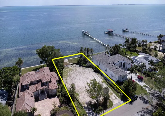 Photo 3 of Land for sale at 5926 Bahama Shrs Dr S, Saint Petersburg, FL 33705 | MLS# TB8493525 | Listing updated on 2026-04-04