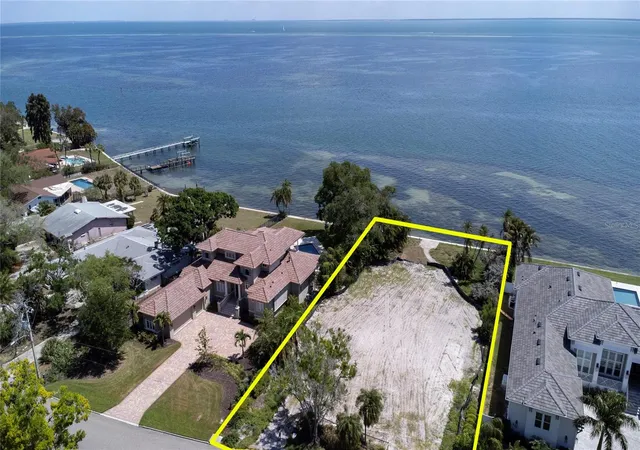 Photo 4 of Land for sale at 5926 Bahama Shrs Dr S, Saint Petersburg, FL 33705 | MLS# TB8493525 | Listing updated on 2026-04-04