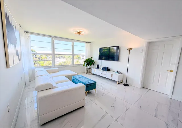 3rd image of 3635 Whitehall Dr, West Palm Beach, FL 33401