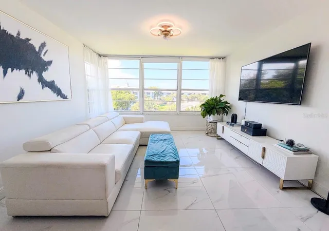 5th image of 3635 Whitehall Dr, West Palm Beach, FL 33401