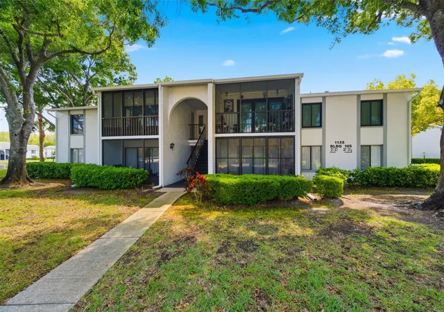 5th image of 1135 Pine Ridge Cir W, Tarpon Springs, FL 34688