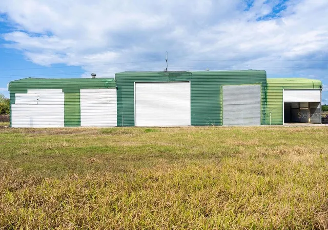 Homes for sale in De Leon Springs, FL | 6029 Us Hwy 17, De Leon Springs, FL 32130 | MLS# V4948304