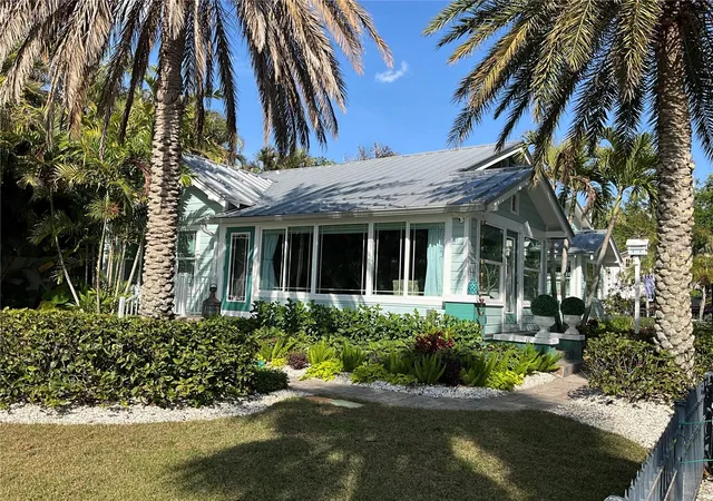 Homes for sale in Clearwater, FL | 202 Fairmont St, Clearwater, FL 33755 | MLS# TB8493540