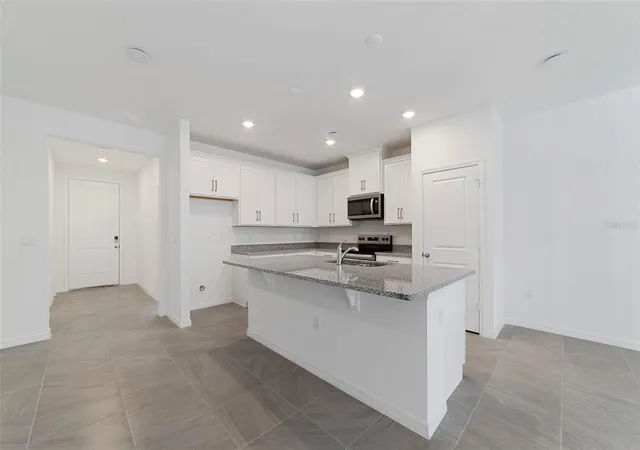 3rd image of 684 Lola Ln, Oviedo, FL 32765 | MLS# O6395981