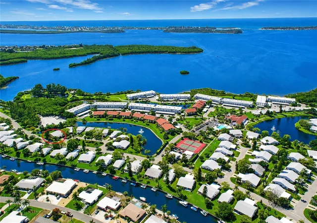 Photo 2 of Condo for sale at 4726 Potomac Cir, Bradenton, FL 34210 | MLS# A4688661 | Listing updated on 2026-09-12