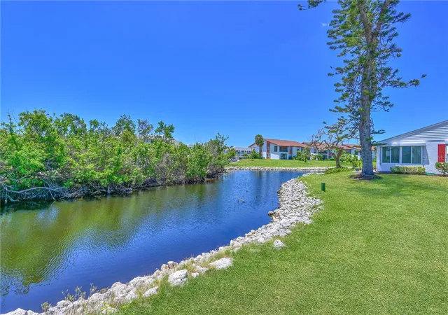 Listing Photo 4 - Condo for sale in building located at 4726 Potomac Cir, BRADENTON, FL 34210