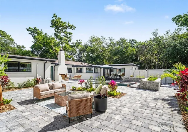 2nd image of 4050 Turks Cap Pl, Sarasota, FL 34234 | MLS# TB8493607