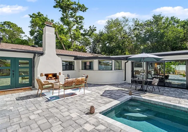 3rd image of 4050 Turks Cap Pl, Sarasota, FL 34234 | MLS# TB8493607