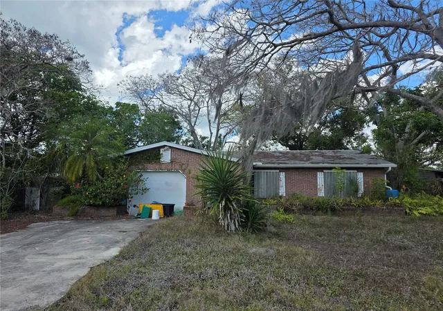 Photo 1 of Single family home for sale at 1016 Greer Dr, Sarasota, FL 34237 | MLS# A4688675 | Listing updated on 2026-04-16