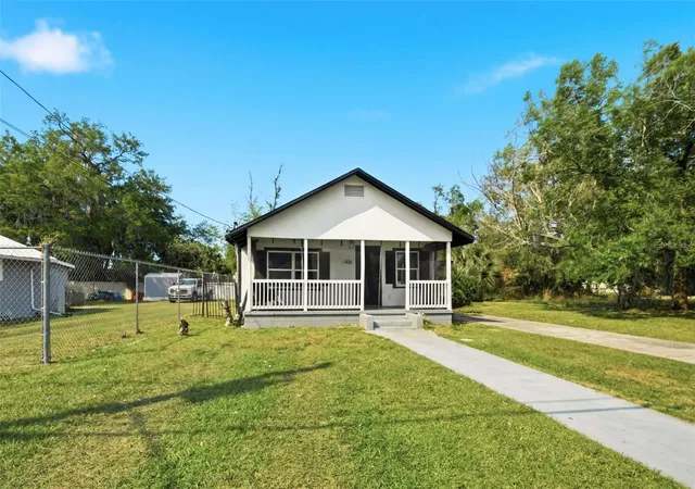 Photo 2 of Single family home for sale at 1406 W 15th Street, Sanford, FL 32771 | MLS# O6396033 | Listing updated on 2026-10-05