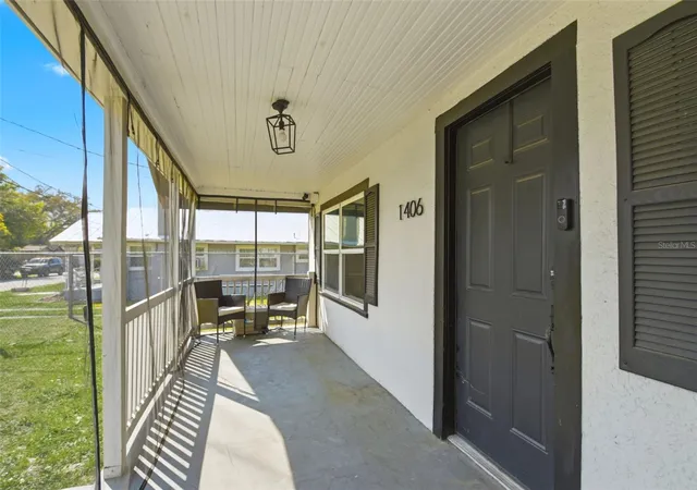 Photo 3 of Single family home for sale at 1406 W 15th Street, Sanford, FL 32771 | MLS# O6396033 | Listing updated on 2026-10-05