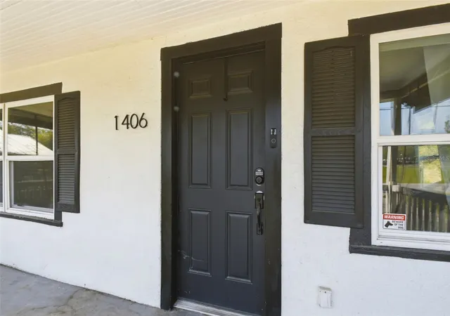 Photo 3 of Single family home for sale at 1406 W 15th Street, Sanford, FL 32771 | MLS# O6396033 | Listing updated on 2026-10-05