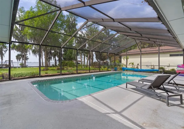 3rd image of 60 Sand Lake Pl, Eustis, FL 32726 | MLS# G5110527