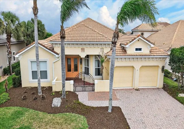 Homes for sale in Palm Coast, FL | 17 Atlantic Pl, Palm Coast, FL 32137 | MLS# FC317447